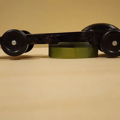 Chân đế xe Pinewood Derby