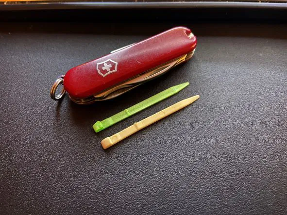 Răng Cưa Thay Thế Cho Dao Đa Năng Thụy Sĩ Cỡ Nhỏ - Image 1