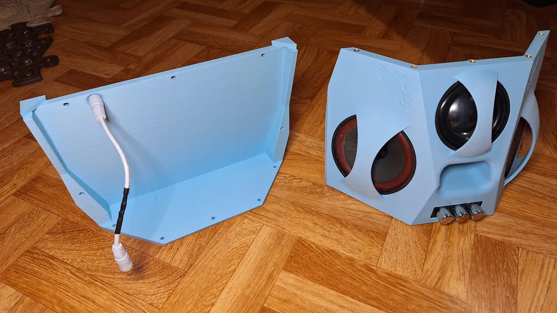 Loa Bluetooth Tái Chế Từ Radio Cũ - Image 4