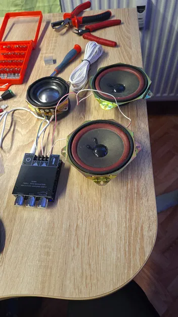 Loa Bluetooth Tái Chế Từ Radio Cũ - Image 6