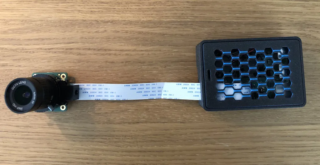 Vỏ Raspberry Pi 3/4 B+ có khe cắm cáp camera - Image 3