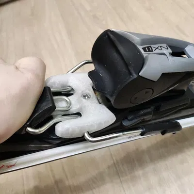 Giá đỡ chặn cho ván trượt tuyết NX II Look