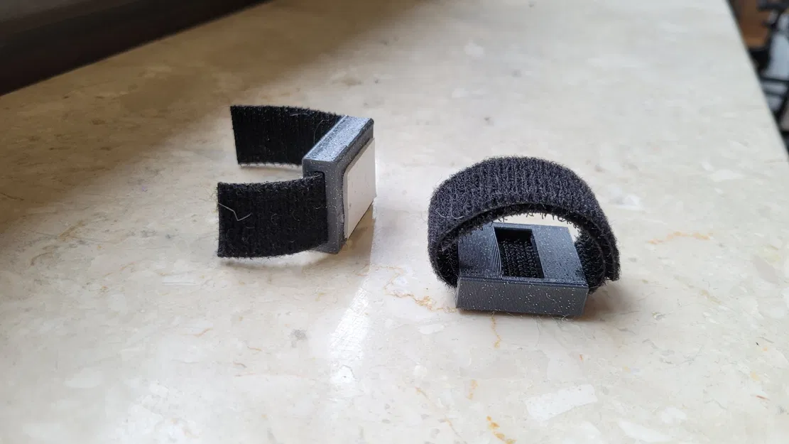Kẹp cáp dán gai Velcro - Image 1
