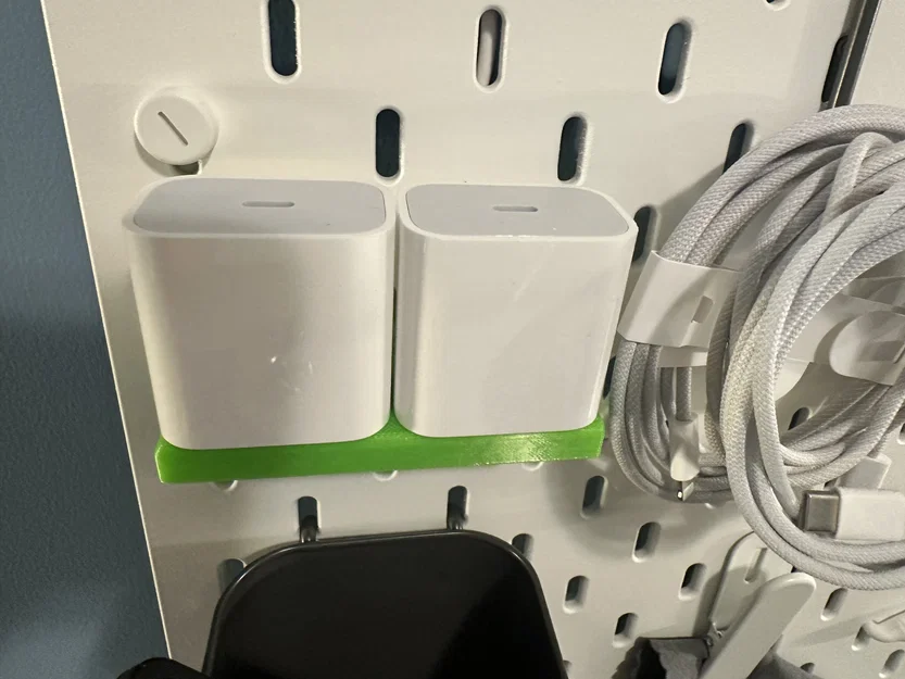 Giá Đỡ Củ Sạc Apple Cho Skadis - Image 1