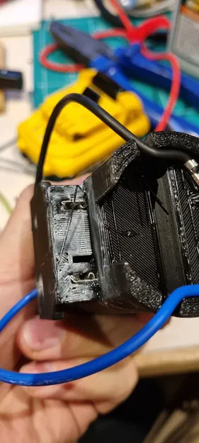 Adapter Chuyển Pin Milwaukee M12 Sang Máy Dewalt 12V - Image 2