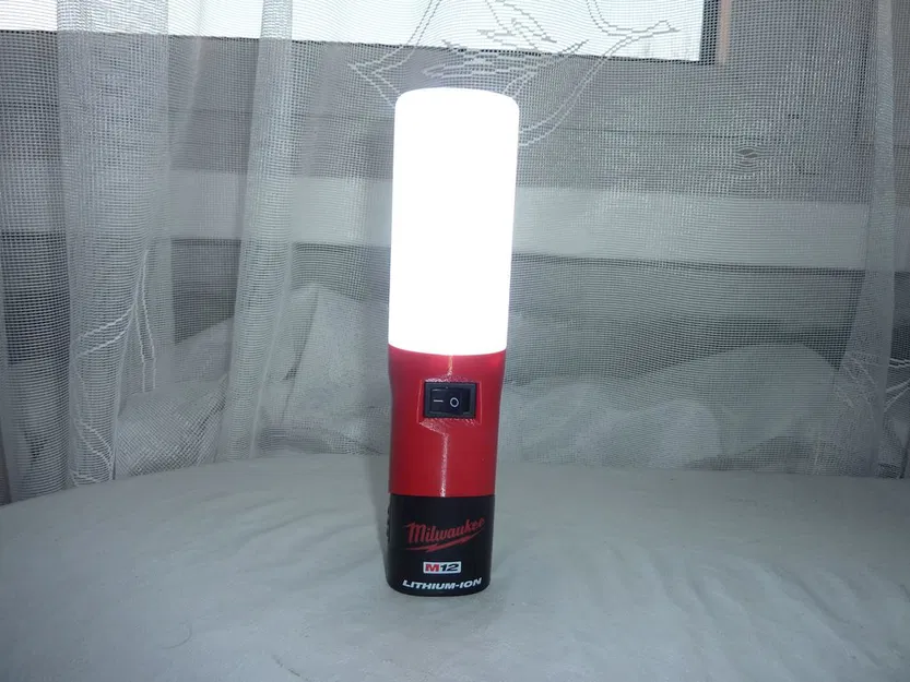 Đèn pin/Đèn lồng Milwaukee M12 - Image 1