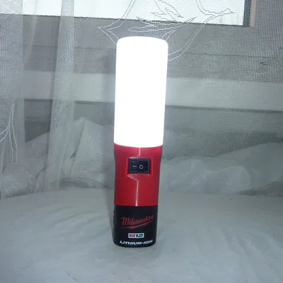 Đèn pin/Đèn lồng Milwaukee M12