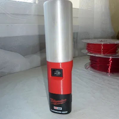 Đèn pin/Đèn lồng Milwaukee M12