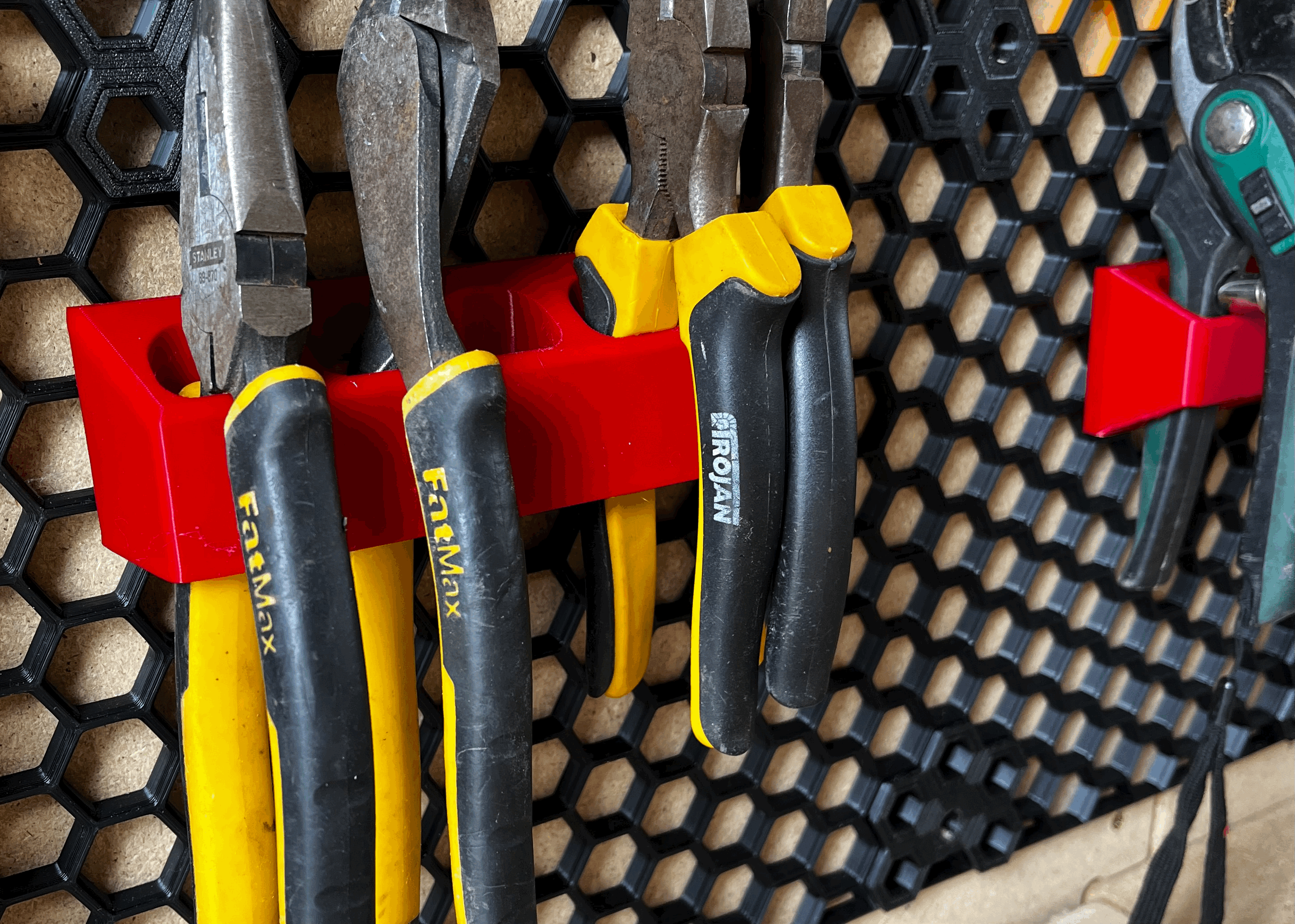 Giá Đỡ Kìm Cho HSW