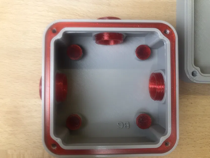 Hộp nối ba cổng có gioăng in được - Image 5