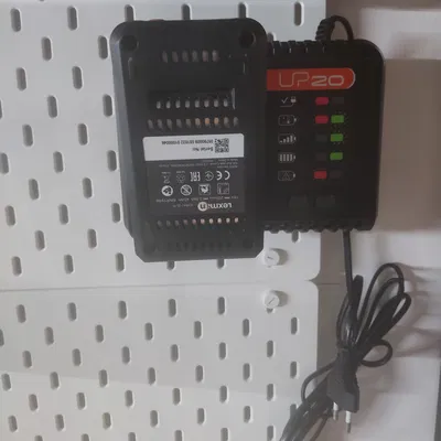 Giá đỡ sạc SKADIS UP20