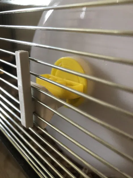 Đế Gắn Bánh Xe Tập Thể Dục Cho Hamster Kaytee Silent Spinner - Image 1