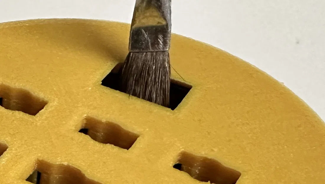 Chỗ Cắm Cọ Vẽ Trên Nắp Ly Nhỏ - Image 2