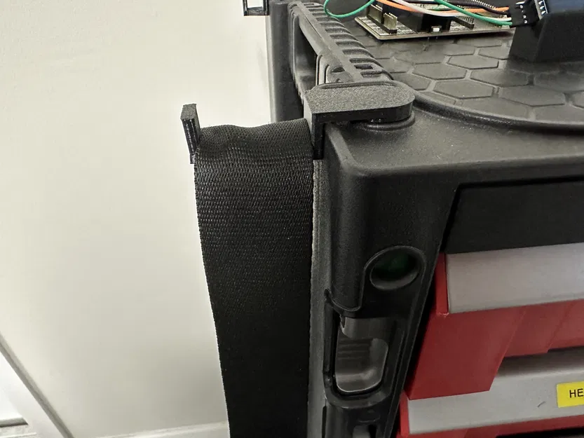 Móc Treo Hộp Dụng Cụ Keter - Image 2