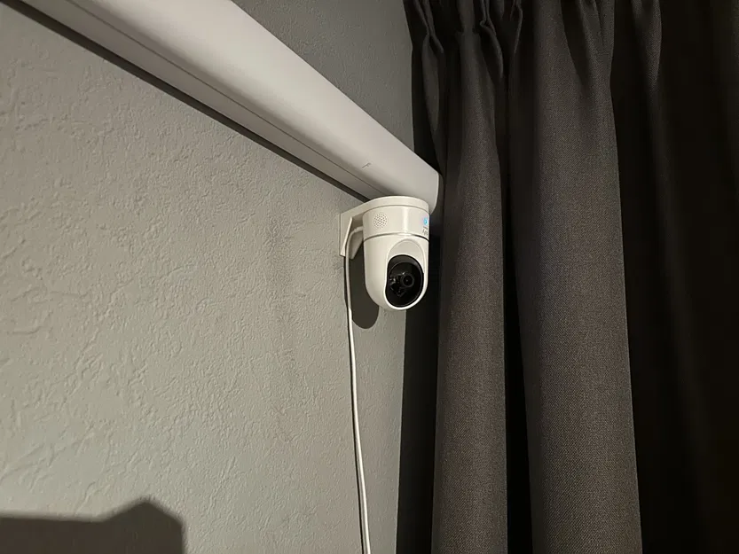 Giá đỡ gắn tường cho camera Eufy 2K Indoor - Image 1