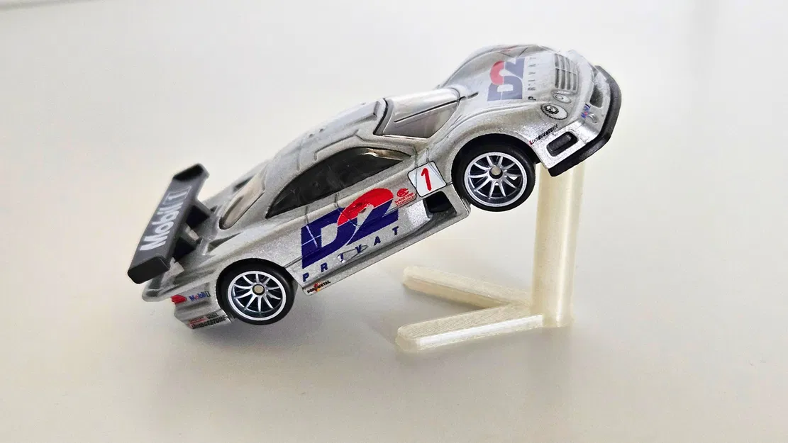 Đế trưng bày xe Hot Wheels Mercedes-Benz CLK GTR - Image 1