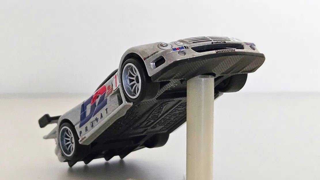 Đế trưng bày xe Hot Wheels Mercedes-Benz CLK GTR - Image 2