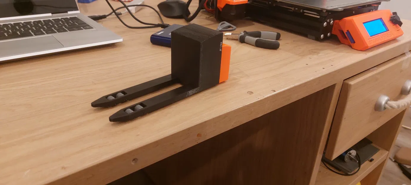 Xe nâng pallet điện Toyota BT Levio tỷ lệ 1/10 - Image 4