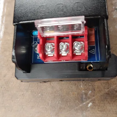 Pát Gắn Nguồn LED Kiểu UHD Cho Ray DIN