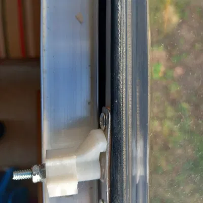 Khóa Cửa Sổ Xe Caravan