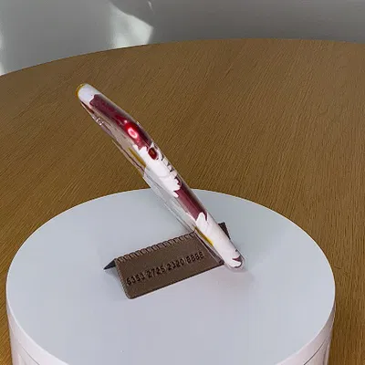 Vật Dụng Du Lịch -- Kẹp Điện Thoại Cỡ Thẻ Tín Dụng