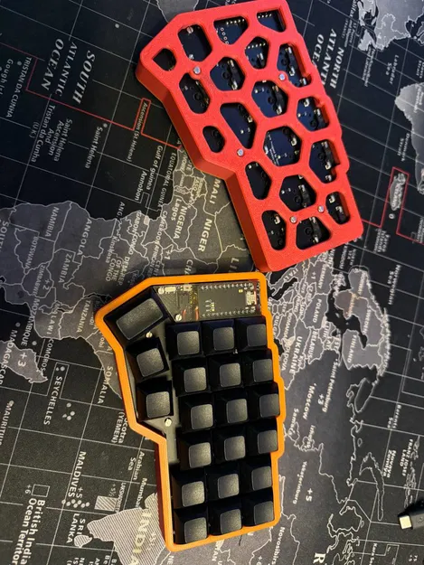 Thân và Hộp Đựng Bàn Phím Corne - Image 2