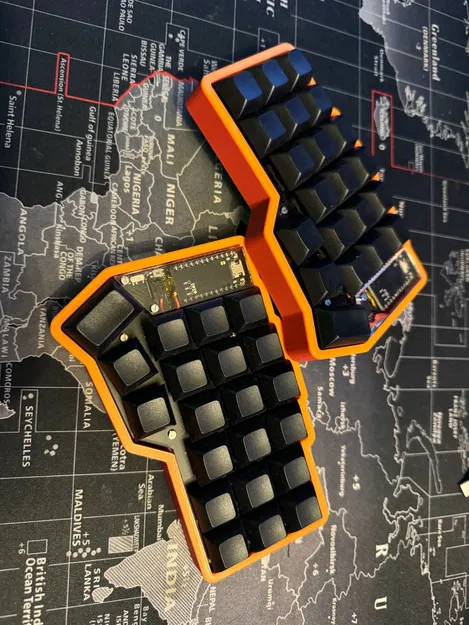 Thân và Hộp Đựng Bàn Phím Corne - Image 4