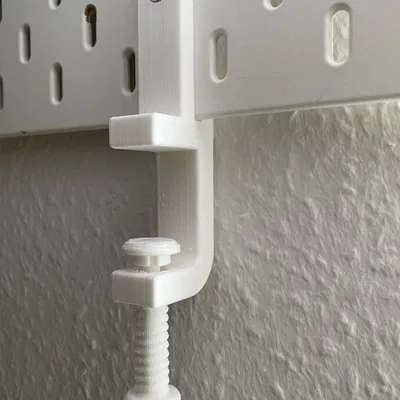 Kẹp bảng ghim gắn bàn