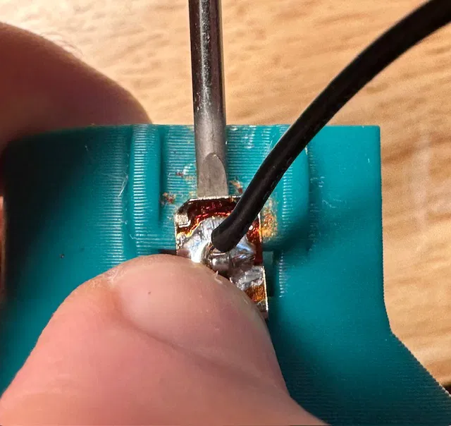 Đầu nối pin Ryobi 18V (in một mảnh, không cần đế) - Image 6