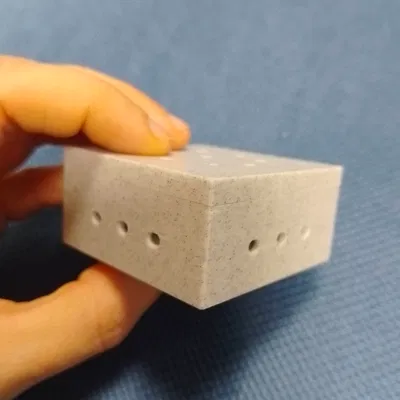 Hộp Đơn Giản Có Nắp Và Lỗ