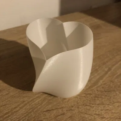 Bình Hoa Hình Trái Tim