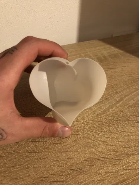 Bình Hoa Hình Trái Tim - Image 2