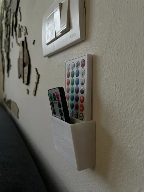 Giá treo remote dán tường - Image 1