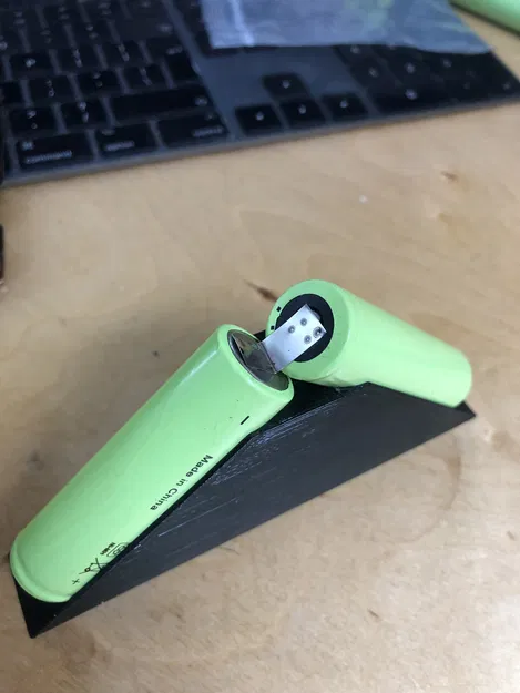 Khuôn hàn nối tiếp pin 18650 - Image 1