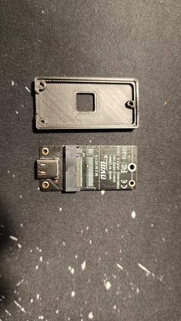Phần vỏ case cho bo mạch NVME mini mua trên Aliexpress - Image 1