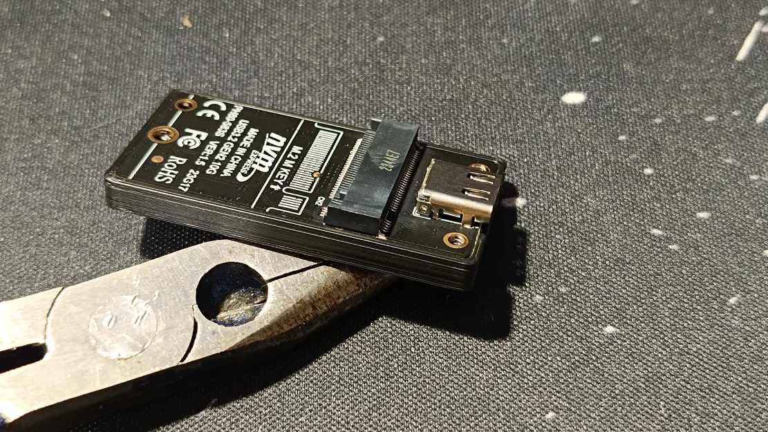 Phần vỏ case cho bo mạch NVME mini mua trên Aliexpress - Image 2