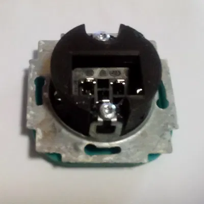 Đế cắm IEC C14 thay thế ổ cắm Schuko