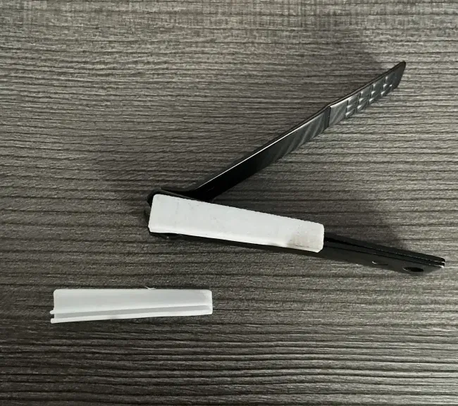 Tấm chắn giùm bấm móng tay - Image 2