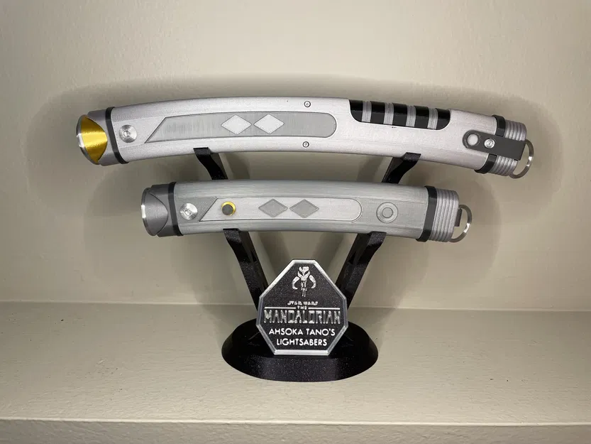 Thanh kiếm ánh sáng của Ahsoka Tano - Star Wars The Mandalorian - Image 2