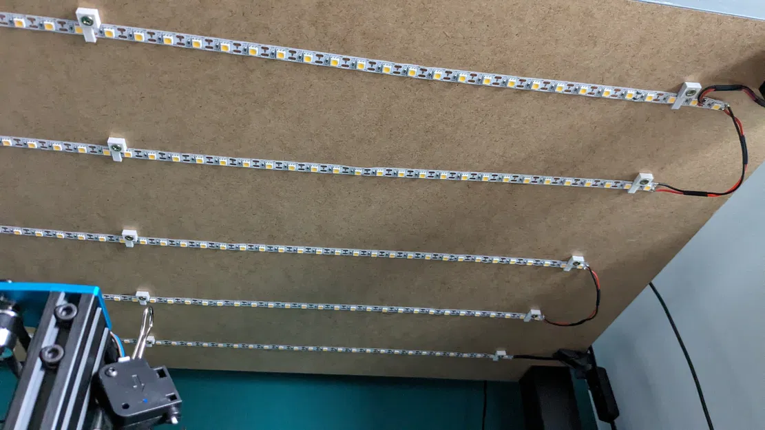 Kẹp Giữ Dải Đèn LED - Image 1