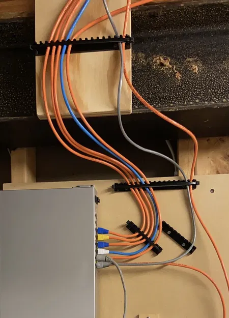 Giá Đỡ Dây Mạng - Image 2