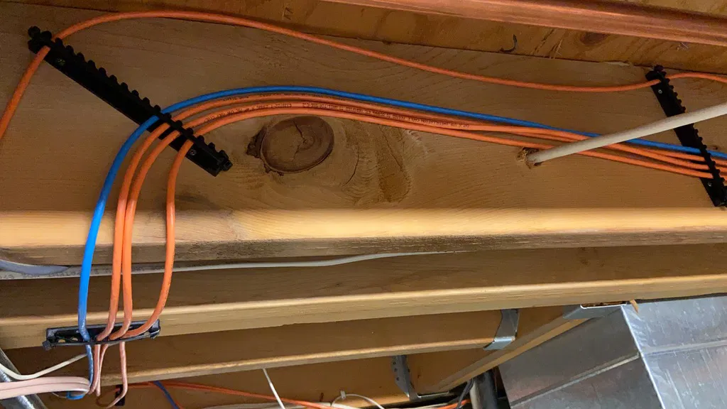 Giá Đỡ Dây Mạng - Image 4