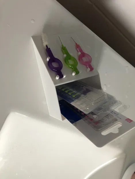 Kệ Giữ Bàn Chải Kẽ Răng Curaprox - Image 1