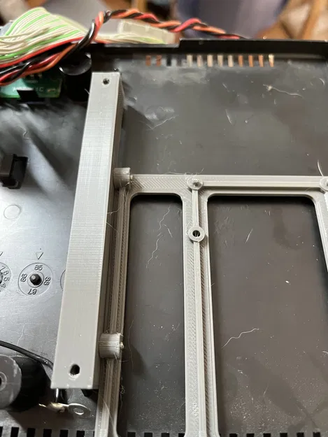 Pát Giữ Ốc Vít Ổ Đĩa Amstrad 3" Cho Khay Gotek - Image 1