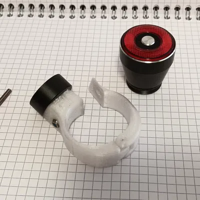 Khuôn Giữ Đèn Hậu Xe Đạp