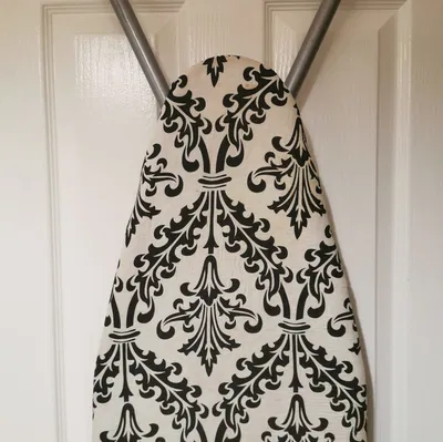 Kệ Gắn Cửa Tiết Kiệm Diện Tích Cho Bàn Ủi Đồ