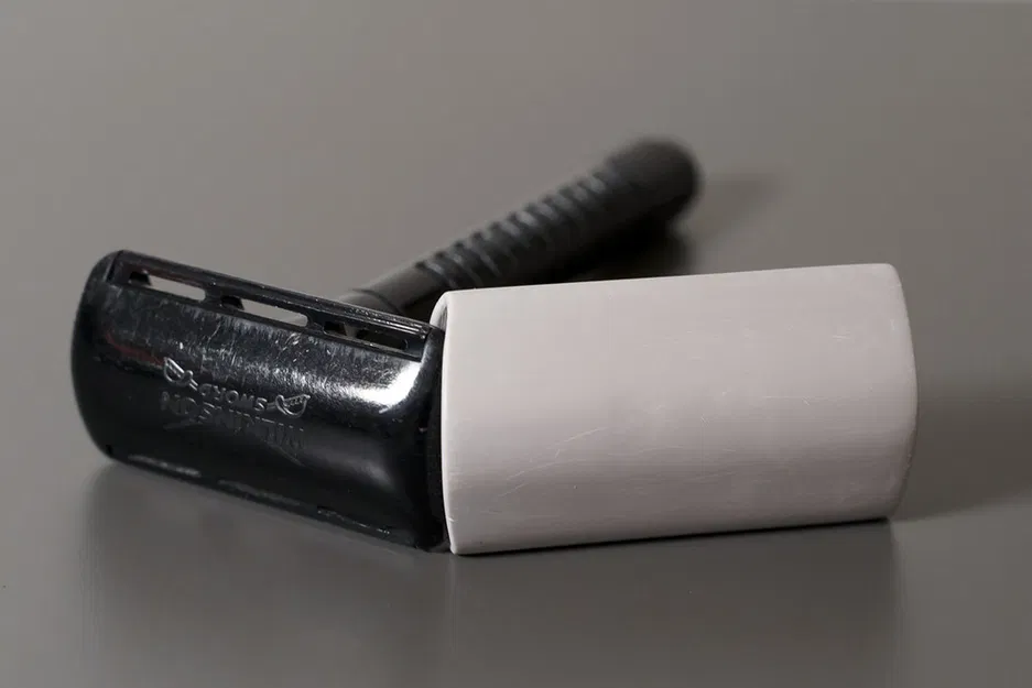 Vỏ Bao Dao Cạo Râu An Toàn Wilkinson Classic - Image 1