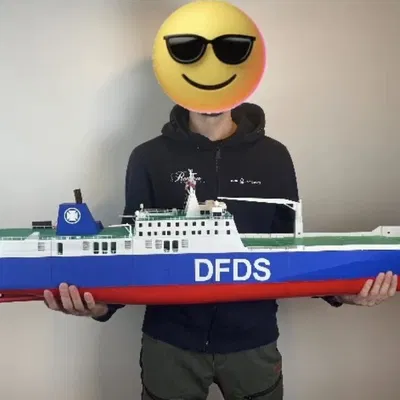 Tàu RC DFDS "Ark Germania" Dài 1,32m! Tỷ Lệ 1:150