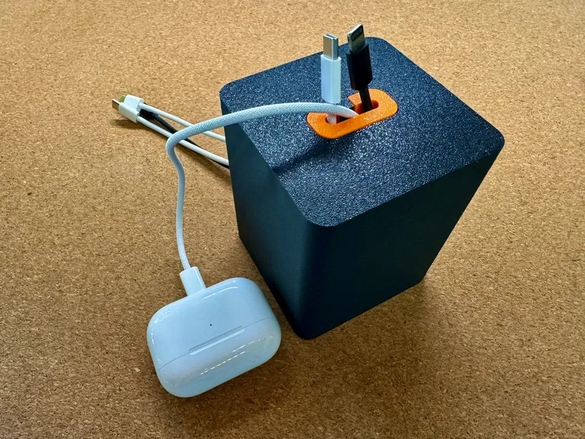 Hộp đựng dây cáp nhỏ gọn cho bàn làm việc - Image 1