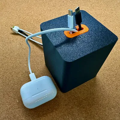 Hộp đựng dây cáp nhỏ gọn cho bàn làm việc